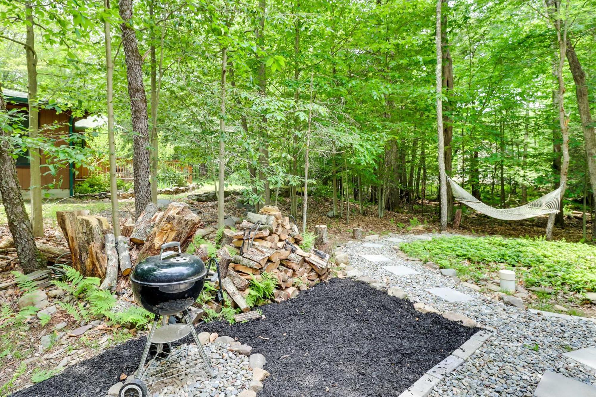 Cozy Gouldsboro Home With Fire Pit In Big Bass Lake! Exterior photo